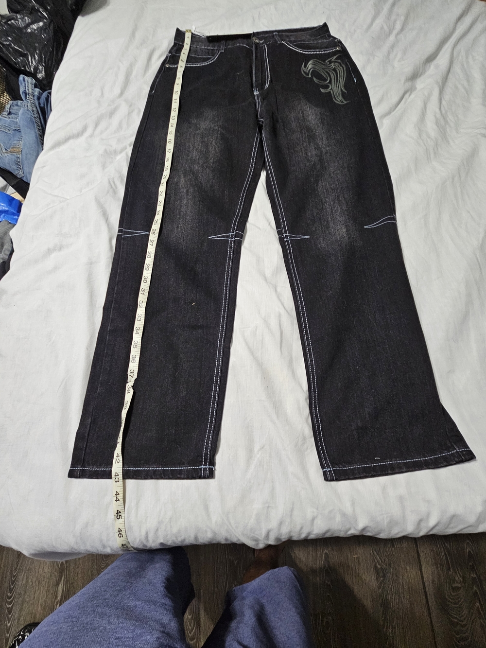 Black Men's Straight-Leg Jeans with Contrast Stitching